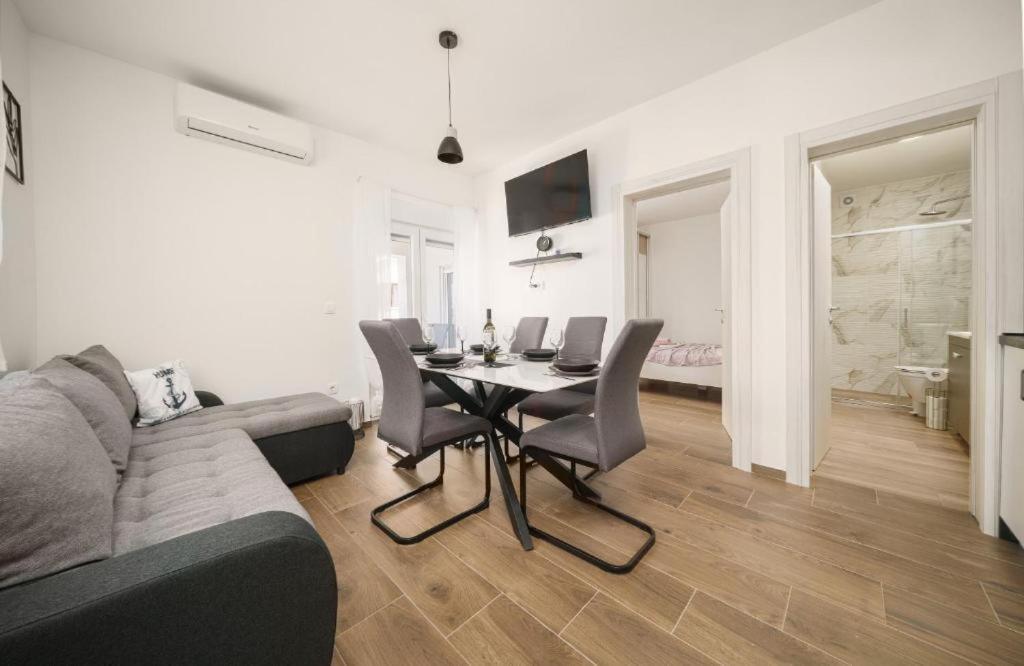 Apartment Stefanio Vodice Eksteriør billede