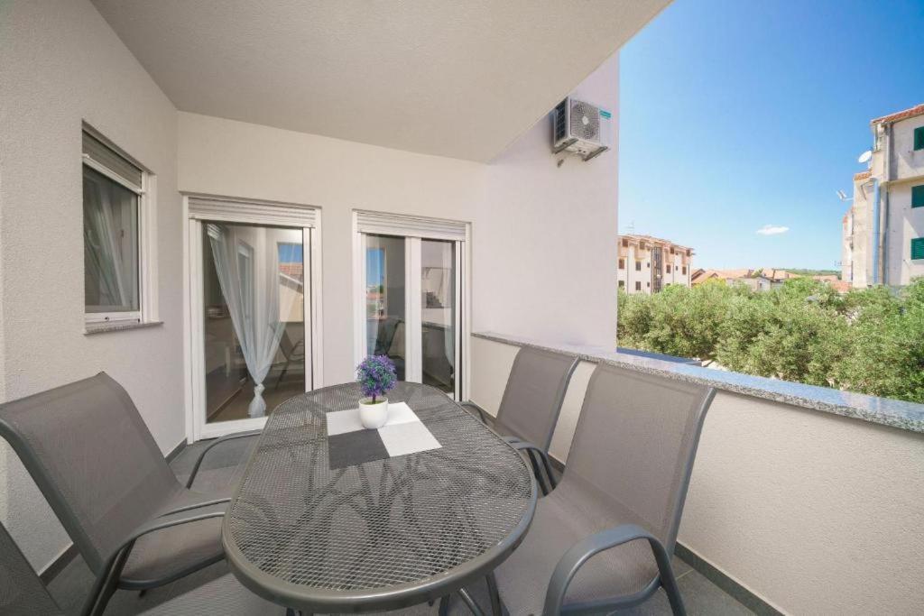 Apartment Stefanio Vodice Eksteriør billede