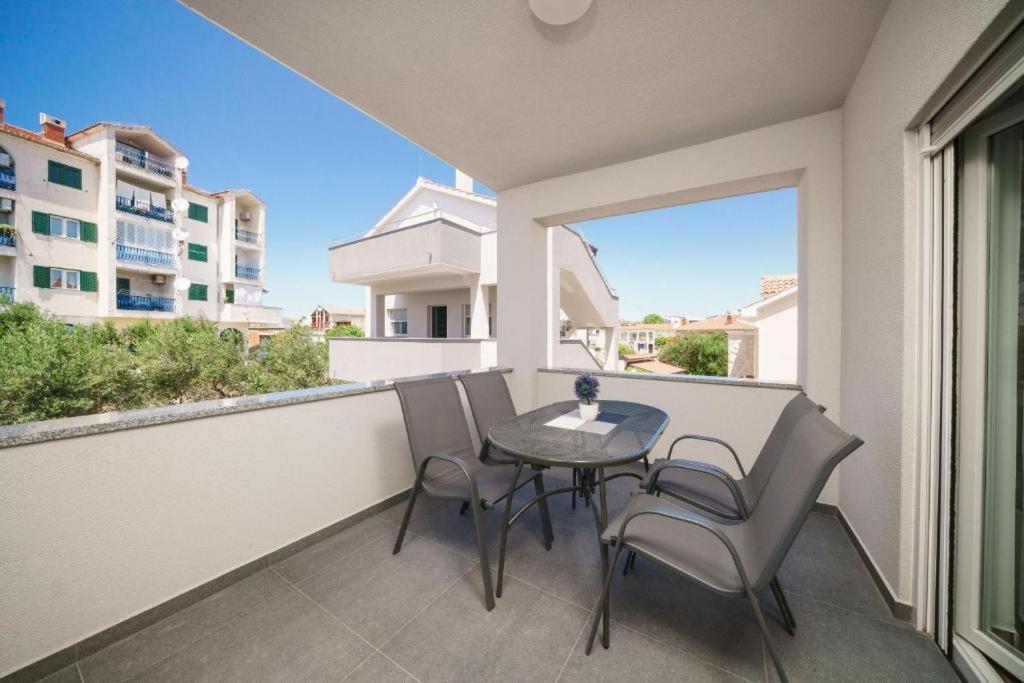 Apartment Stefanio Vodice Eksteriør billede