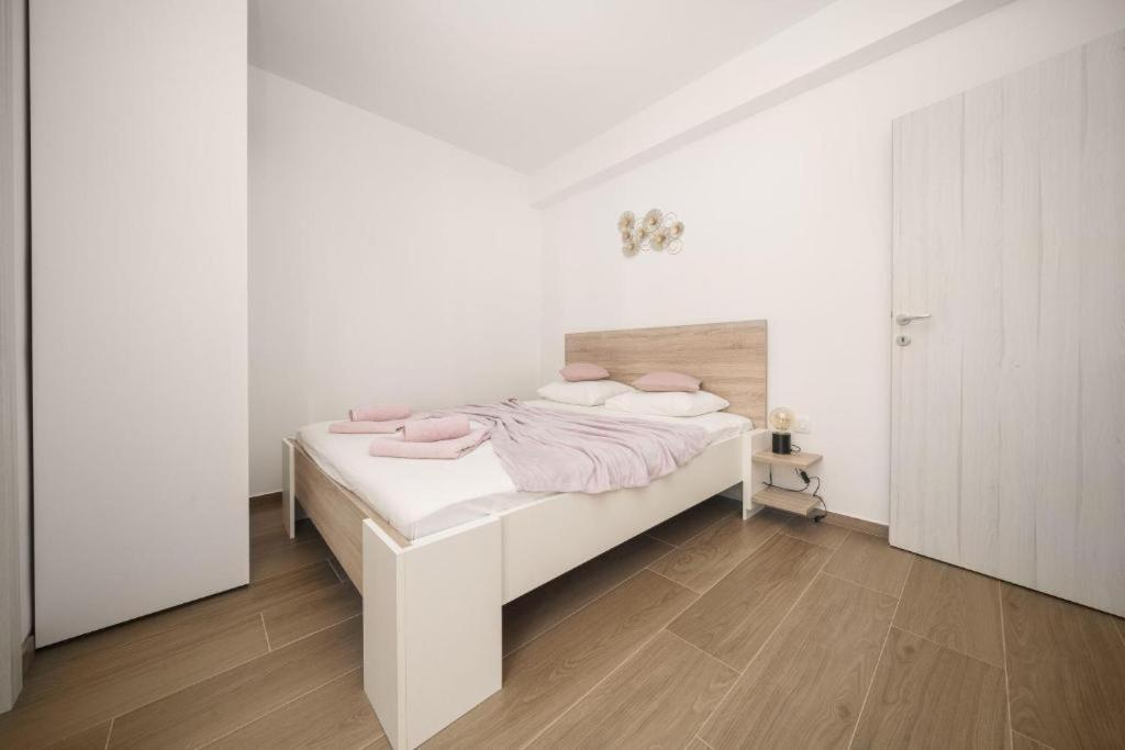 Apartment Stefanio Vodice Eksteriør billede